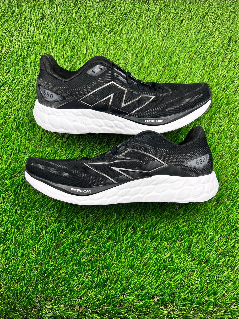 New Balance Fresh Foam 680v8 Men’s Walking Gym Running Shoes Black White - 13